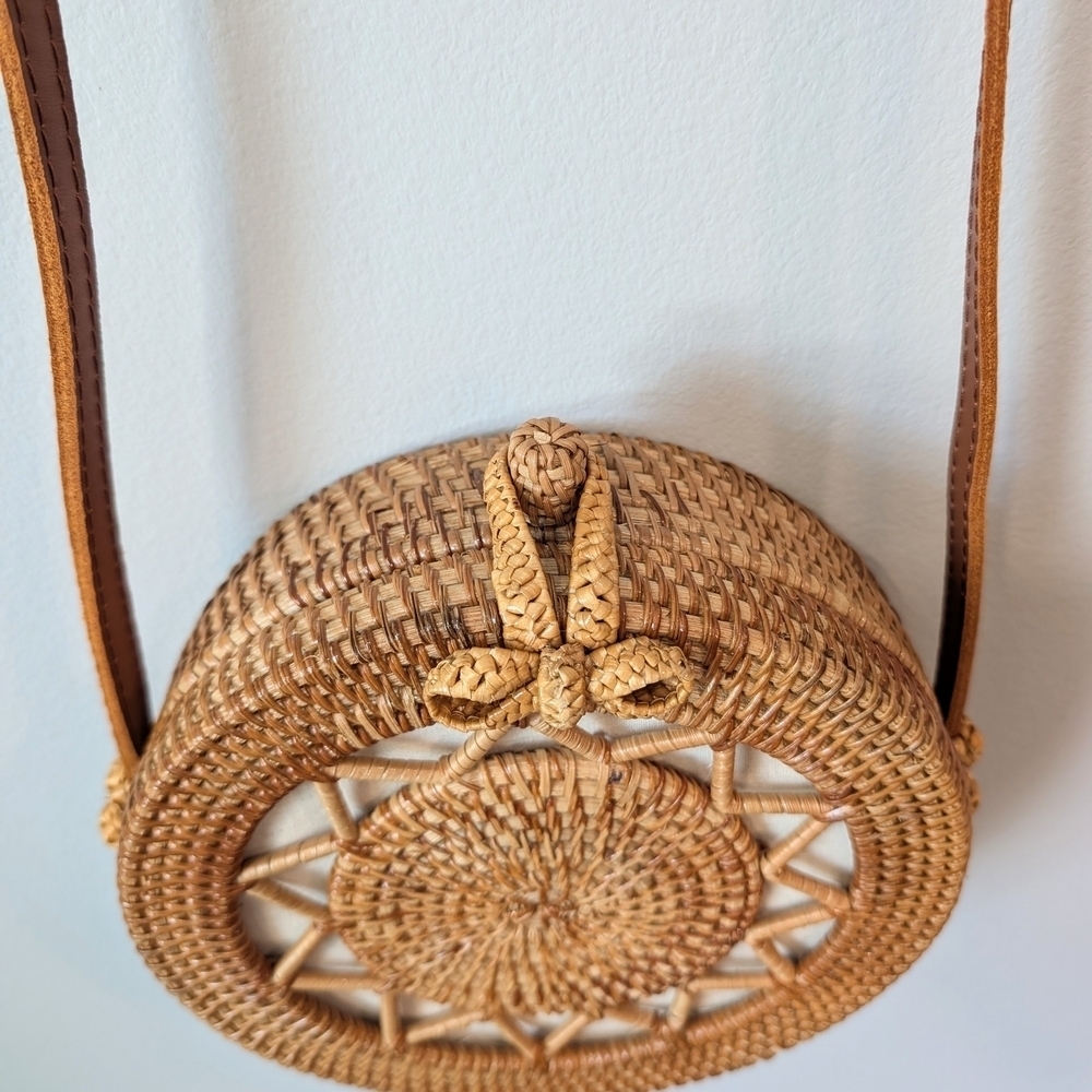 Handcrafted Tan Rattan Crossbody Bag - Picture 3 of 7